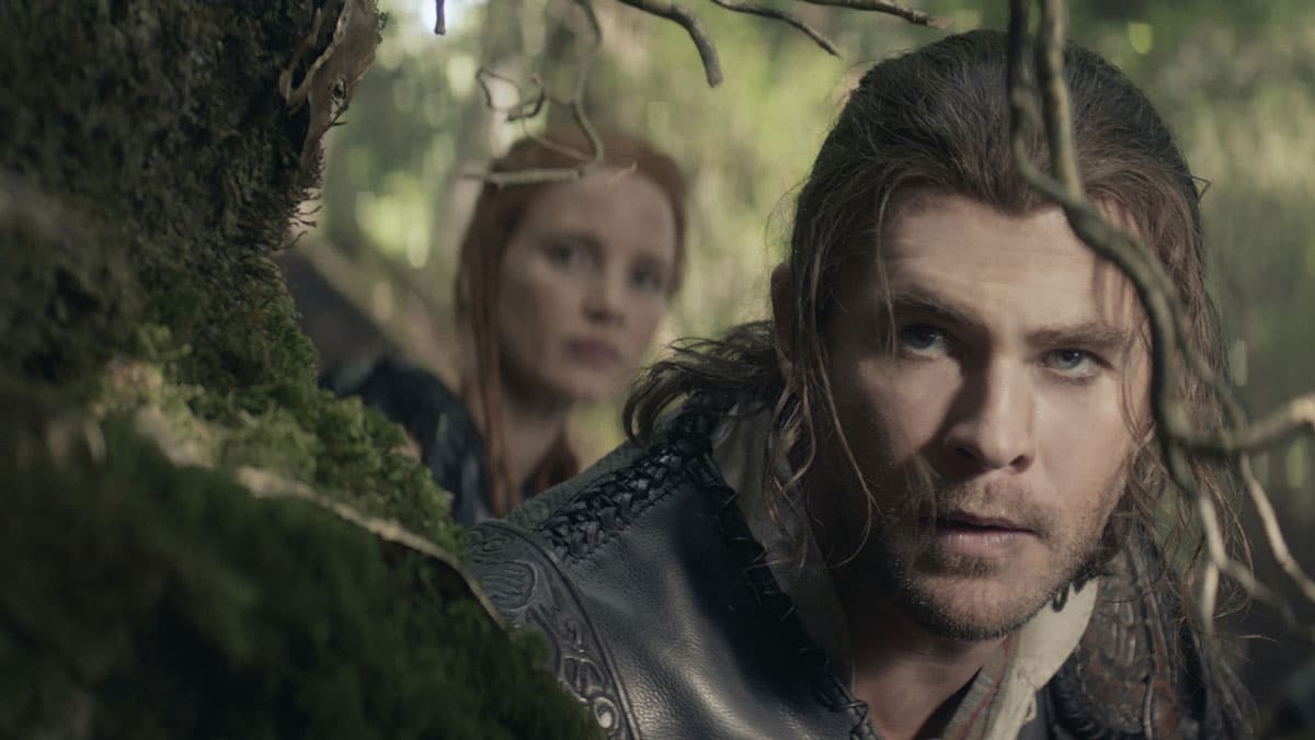 Imagen de la película Las crónicas de Blancanieves: El cazador y la reina de hielo.