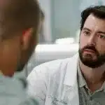 Imagen del episodio de Transplant.