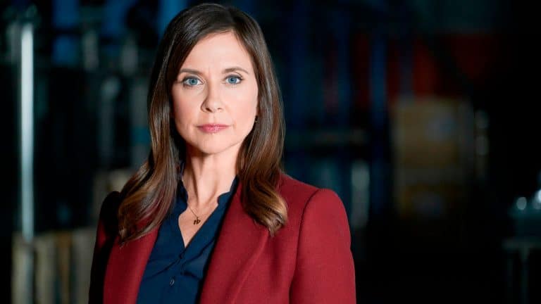 Imagen de la actriz Kelle Martin en la serie Los Misterios de Hailey Dean.