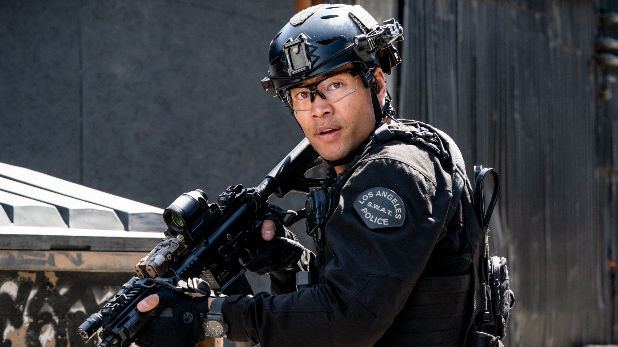 imagenes del episodio 21 de la temporada 8 de S.W.A.T Los hombres de harrelson